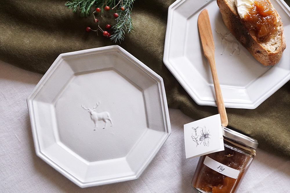 ホワイトグレー エゾシカプレート