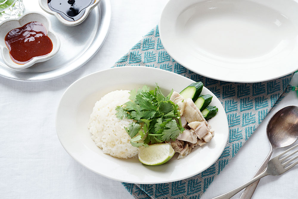 白い楕円太リム深皿 中