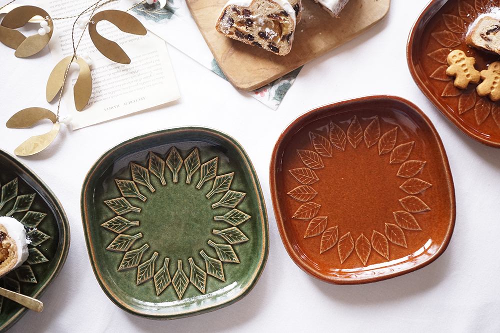 ゆるしかく正方皿 リーフパターン